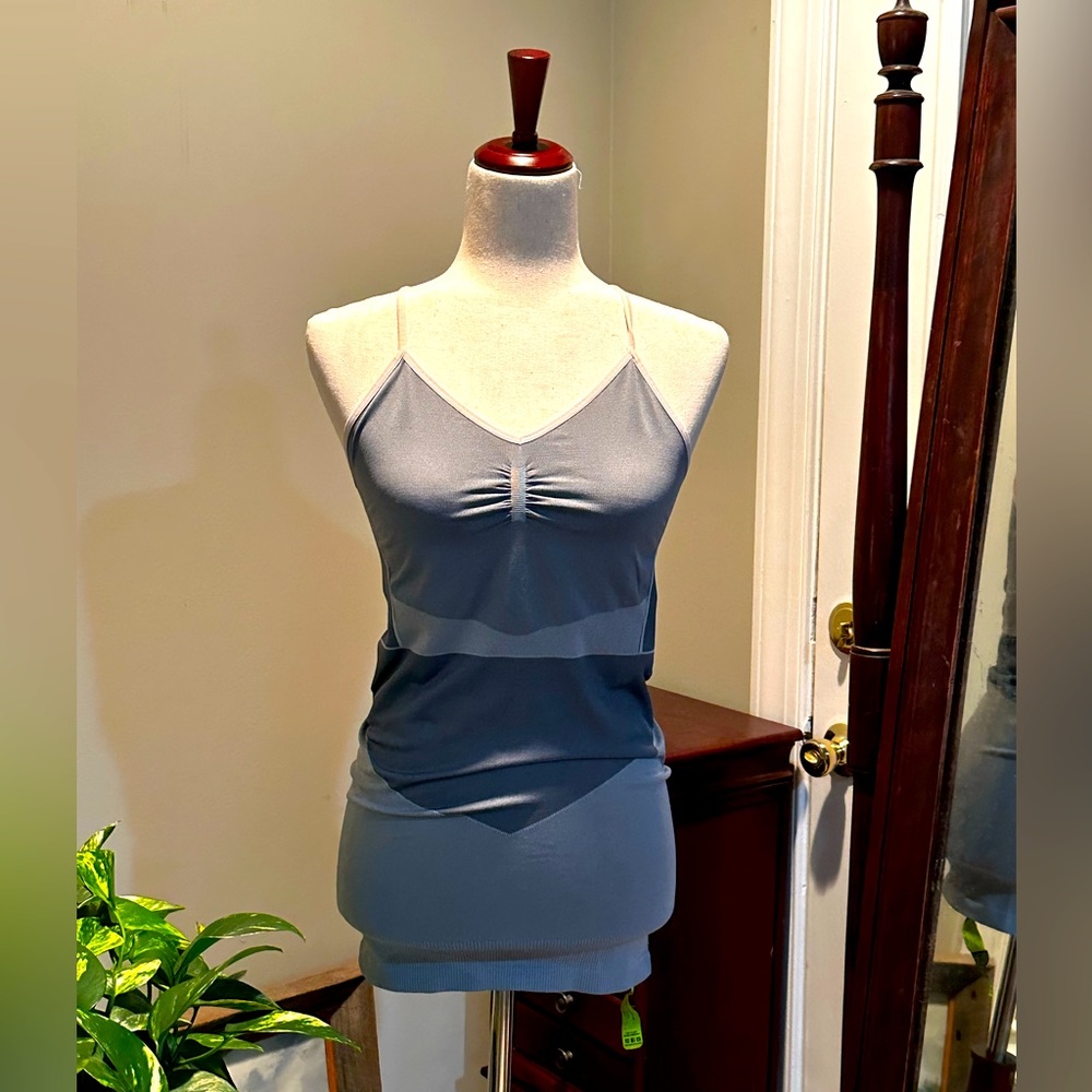MPG athletic tank top - like new! Grey/pink